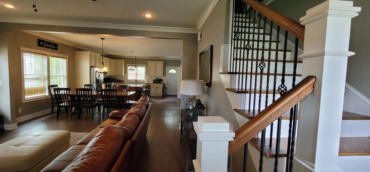 Spacious Deluxe House For You, Your Family And Friends Charlotte Buitenkant foto
